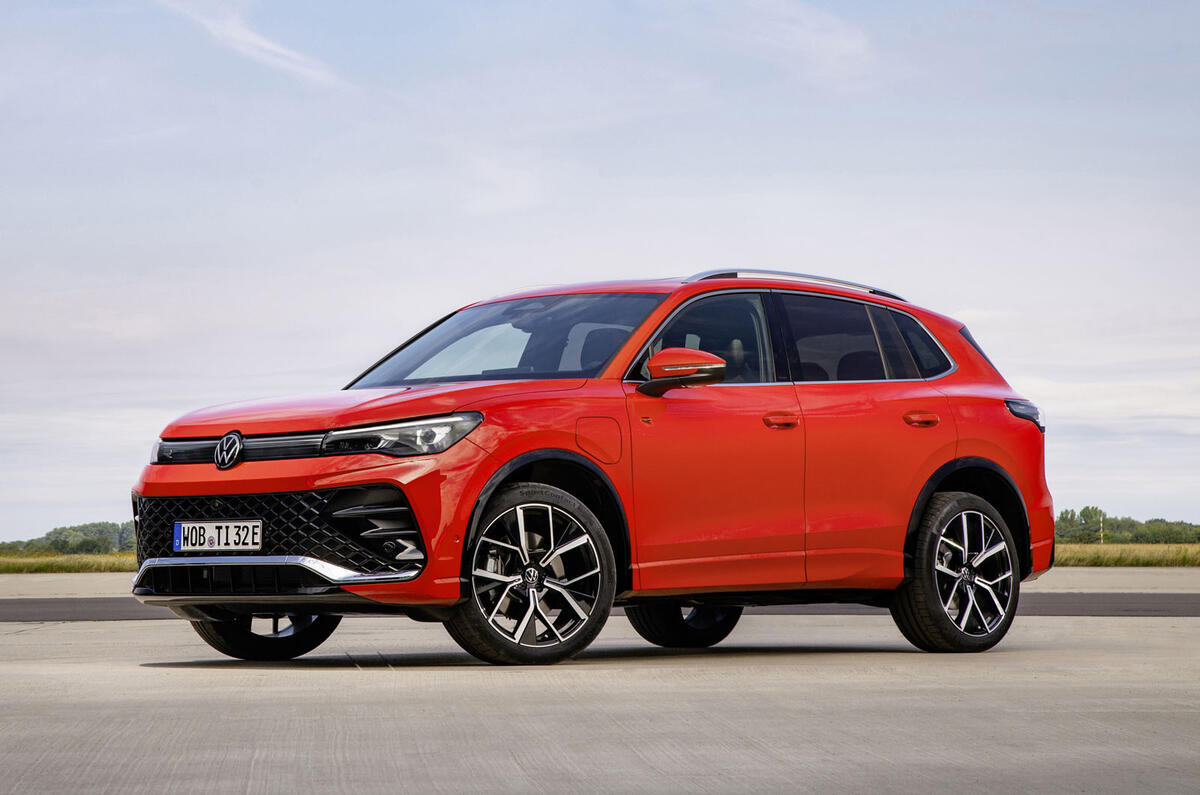 volkswagen tiguan r line front three quarters static volkswagen tiguan r line front three quarters static