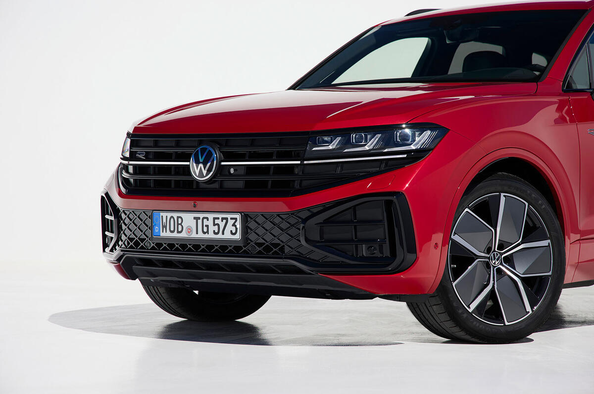 Volkswagen Touareg front bumper Volkswagen Touareg front bumper