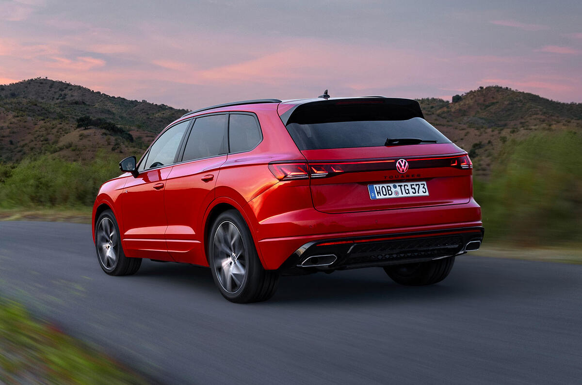 Volkswagen Touareg rear three quarter night Volkswagen Touareg rear three quarter night