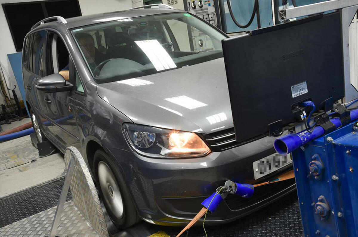Volkswagen Touran on rolling road from the front