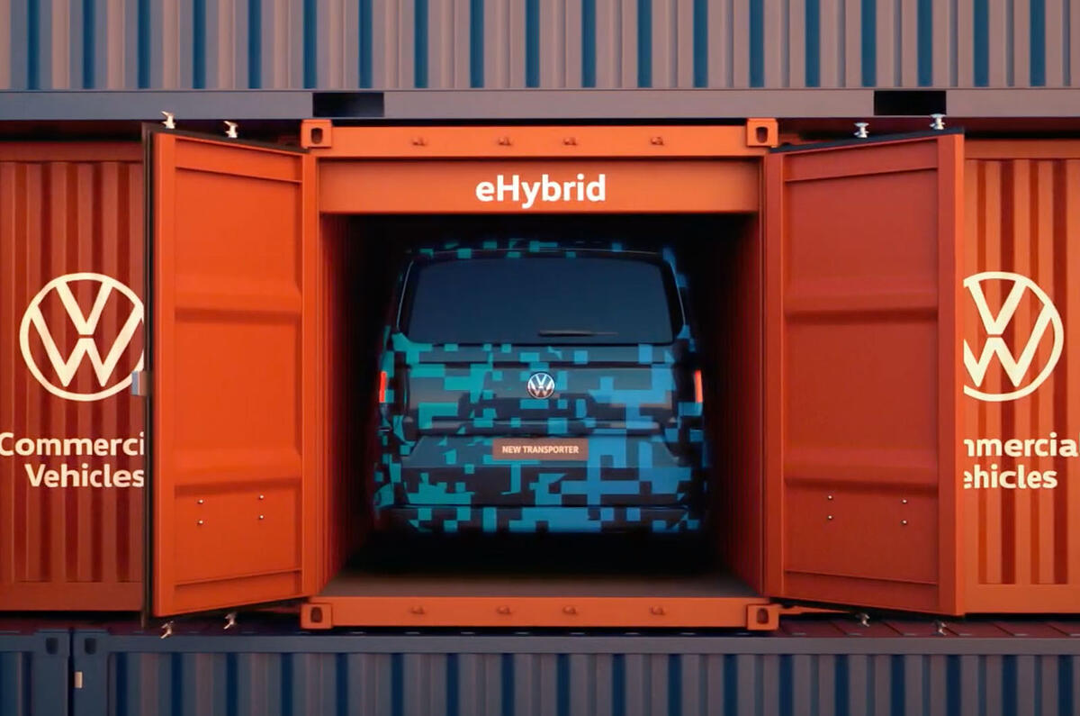 Volkswagen Transporter 2024 teaser rear 3 Volkswagen Transporter 2024 teaser rear 3