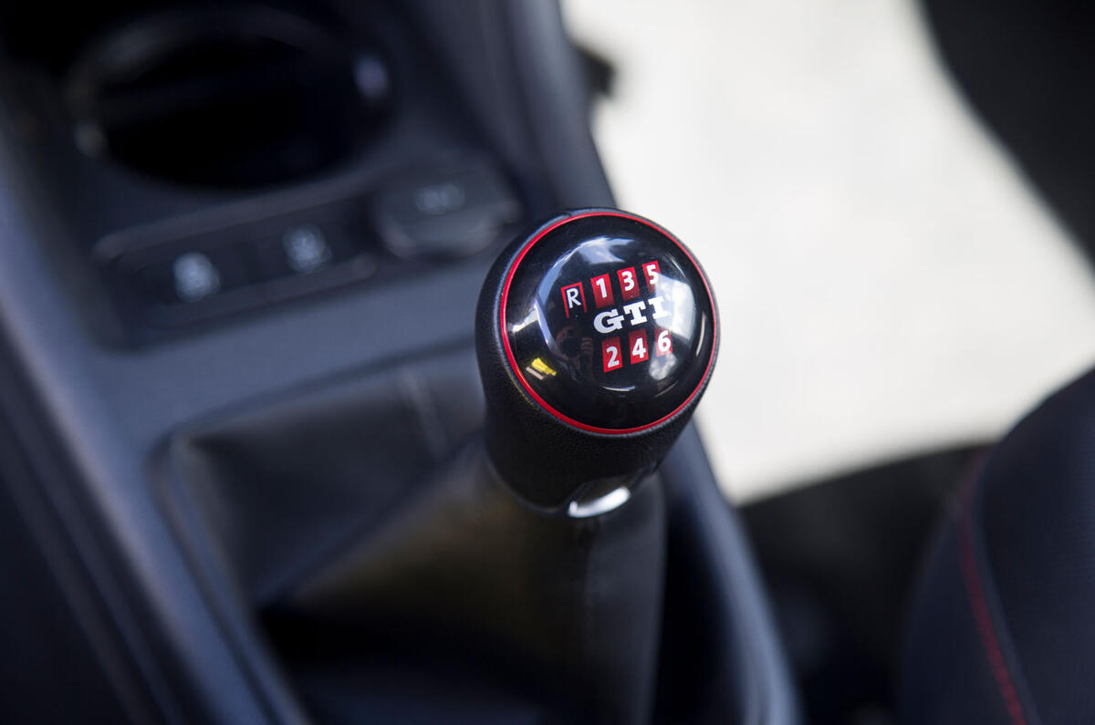 Volkswagen Up GTI 2018 gear lever Volkswagen Up GTI 2018 gear lever
