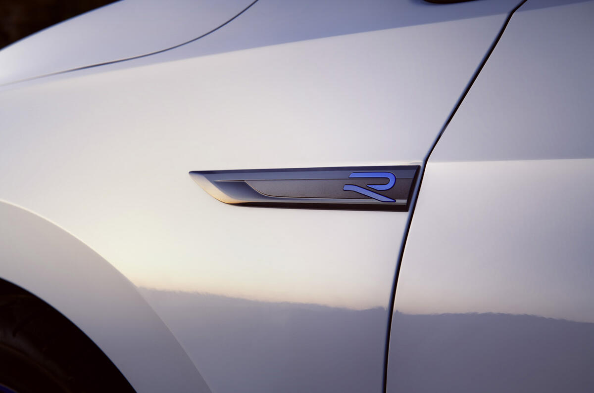 Volkswagen Golf R 20 years nameplate Volkswagen Golf R 20 years nameplate