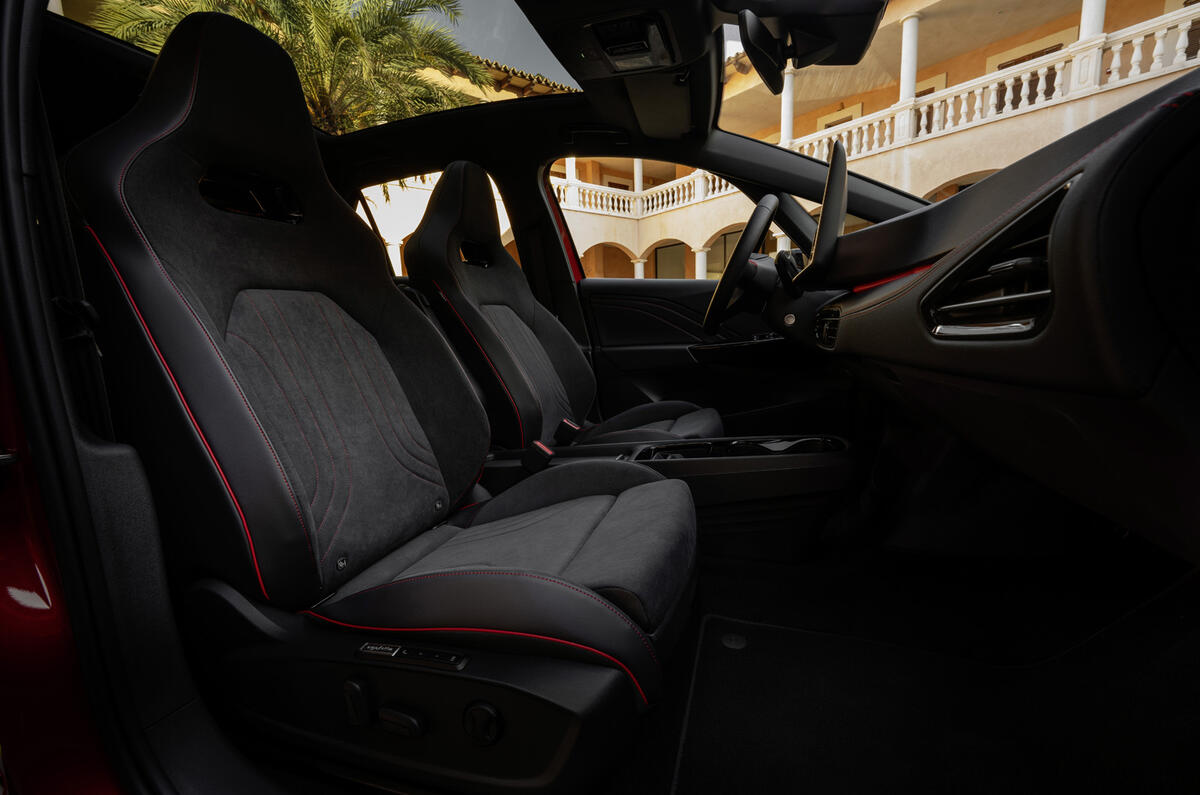 Volkswagen ID 3 GTX side interior
