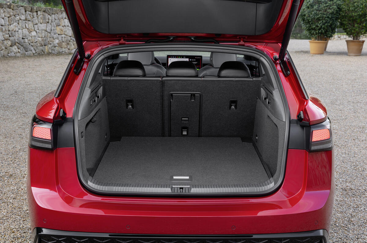 Volkswagen ID 7 GTX boot rear seats up
