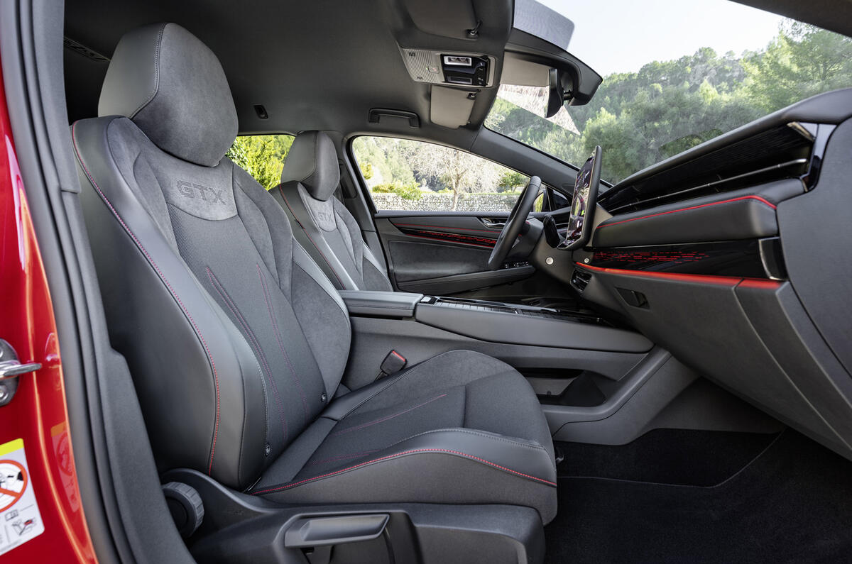 Volkswagen ID 7 GTX seats side