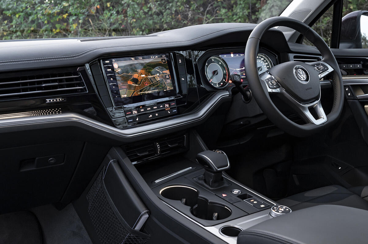 VW Touareg V6 petrol RHD interior