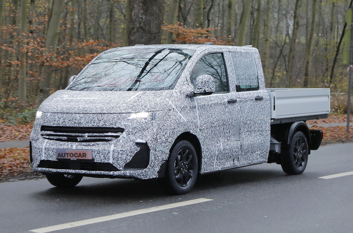 Volkswagen Transporter EV tipper front three quarter Volkswagen Transporter EV tipper front three quarter