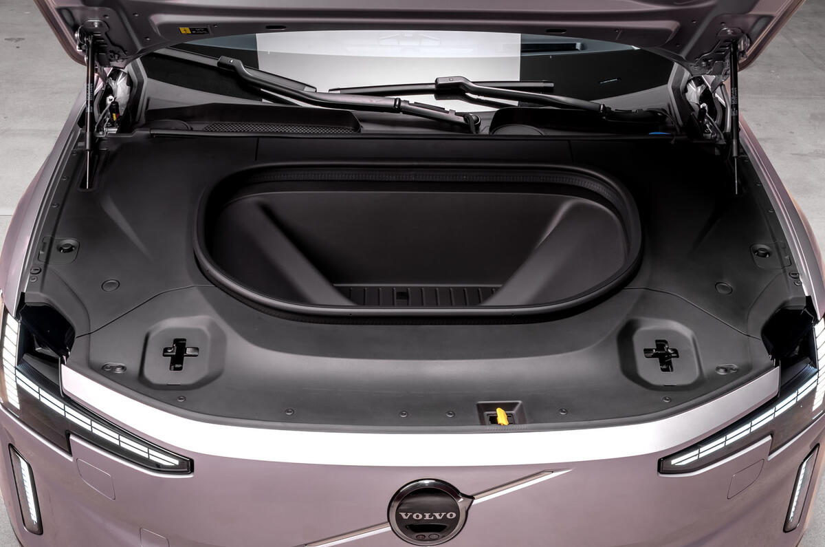 Volvo ES90 studio frunk Volvo ES90 studio frunk