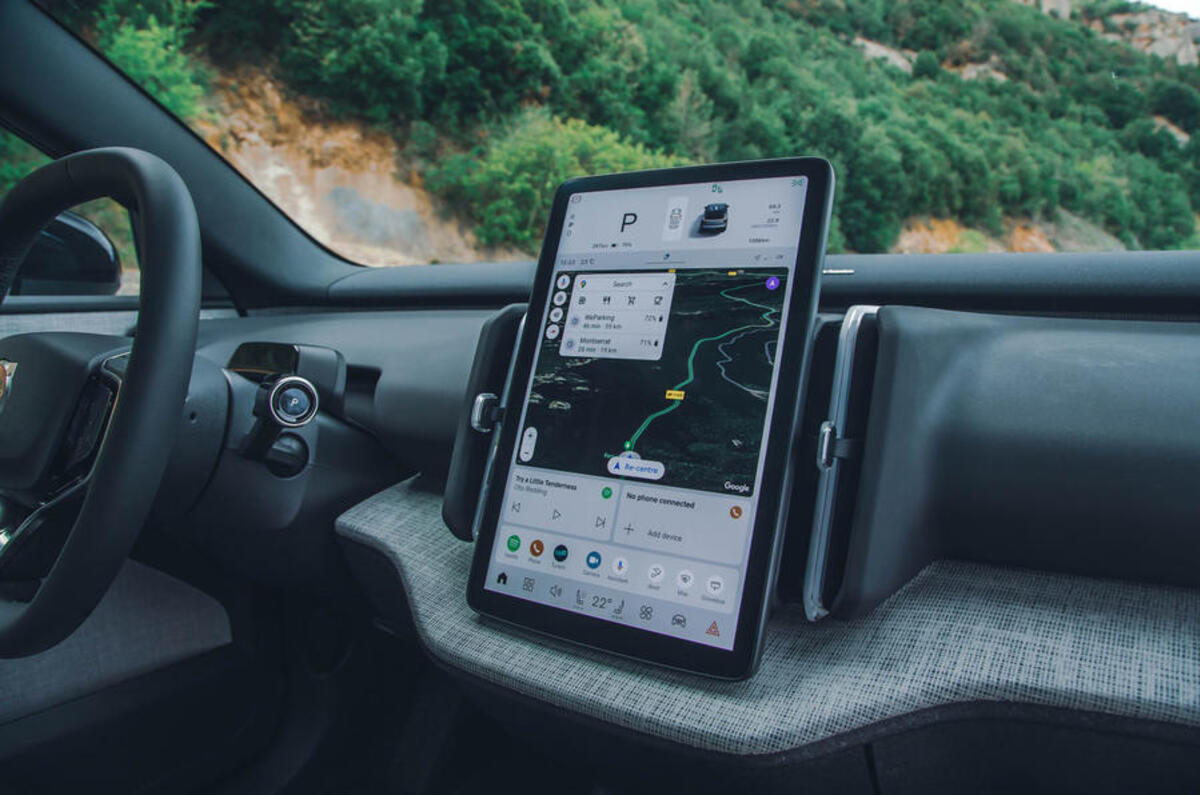 volvo ex30 review 2023 025 dash