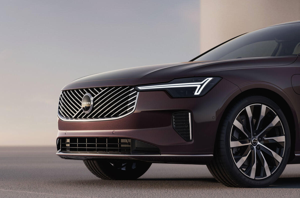 Volvo S90 facelift front close