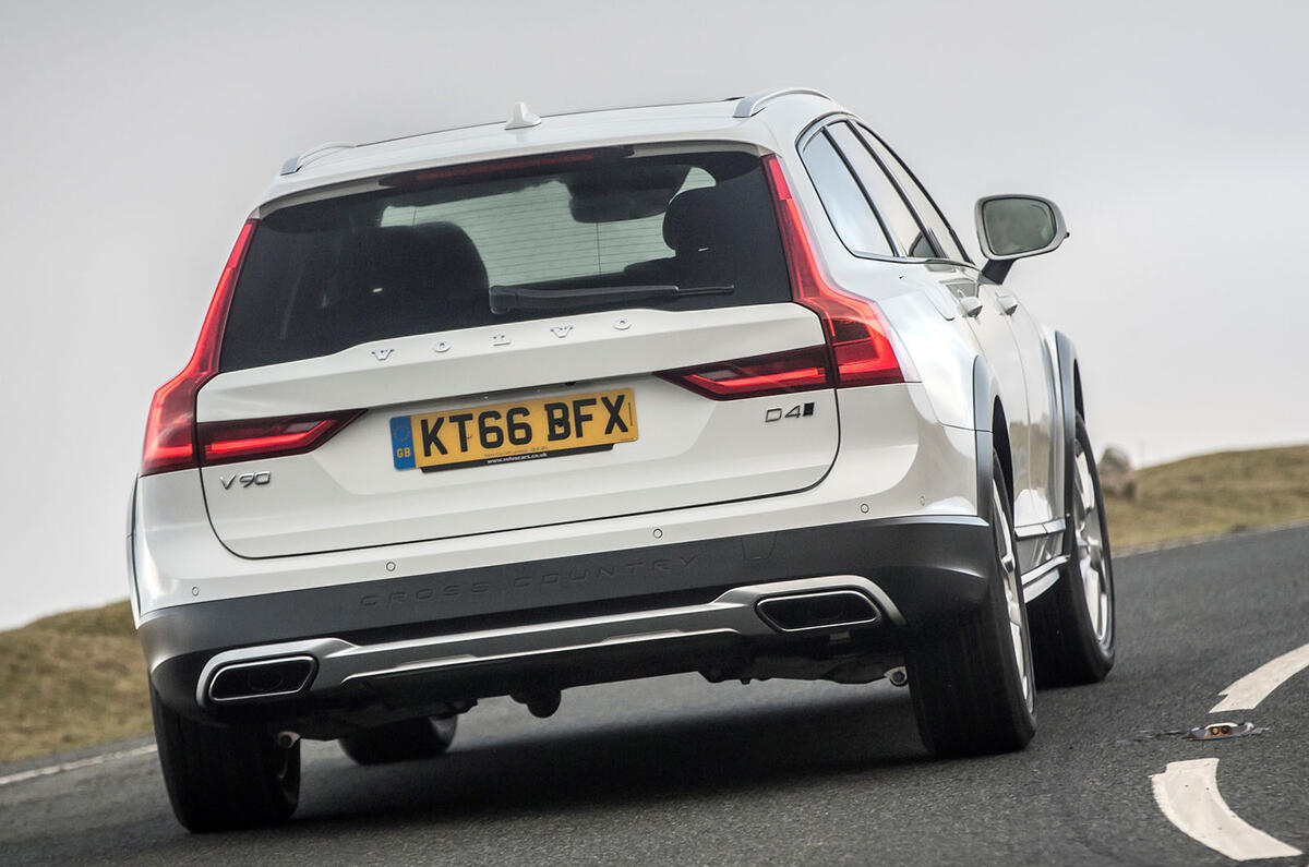 2017 Volvo V90 Cross Country Uk First Drive Review Autocar