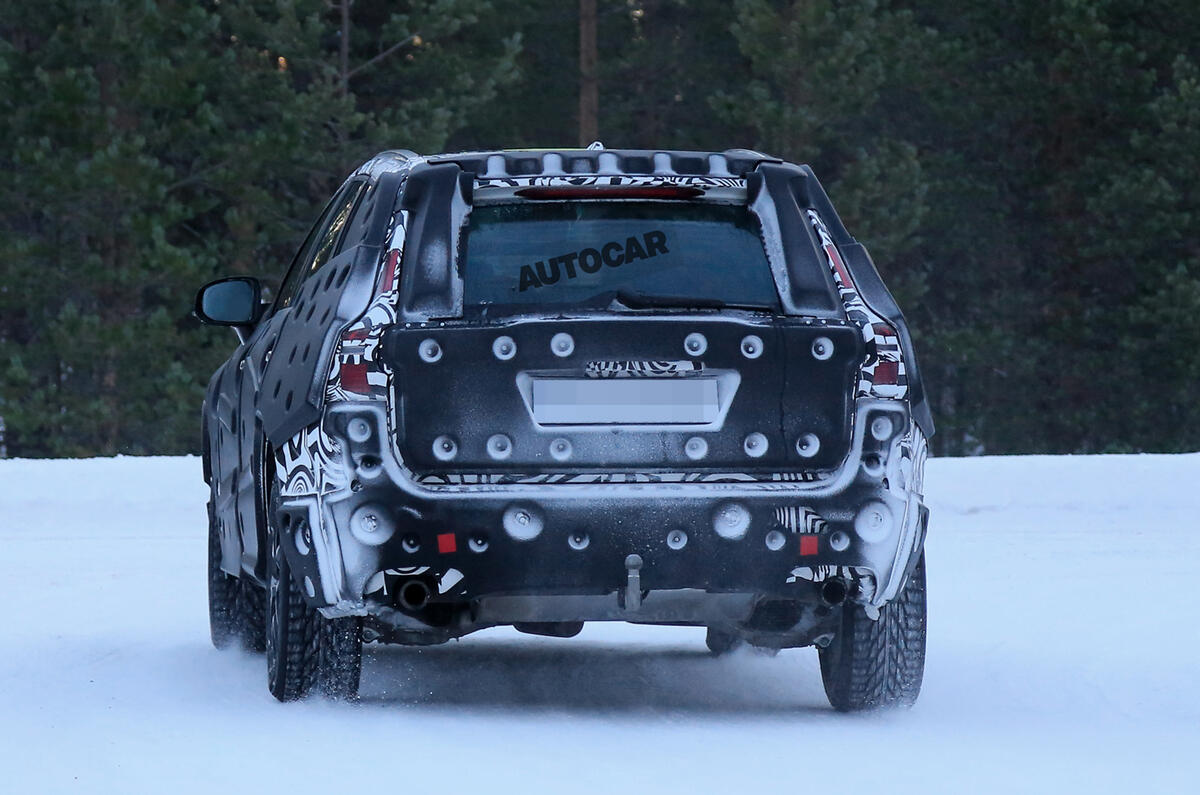 2017 Volvo XC60 spotted winter testing