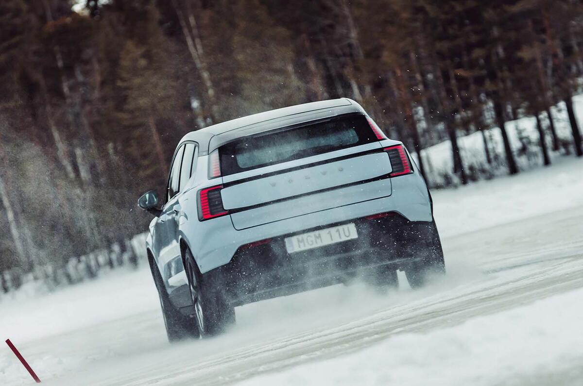 Volvo EX30 rear drifting Volvo EX30 rear drifting