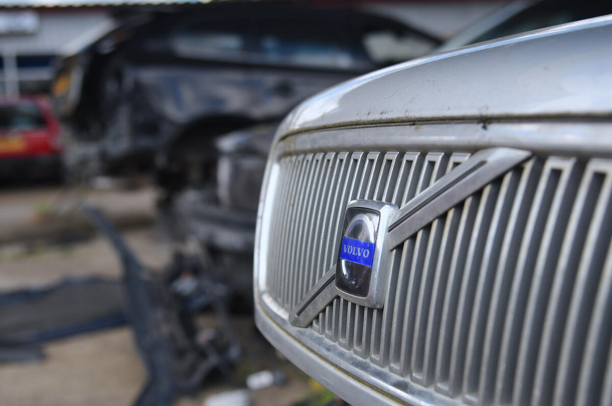 Volvo grille Volvo grille