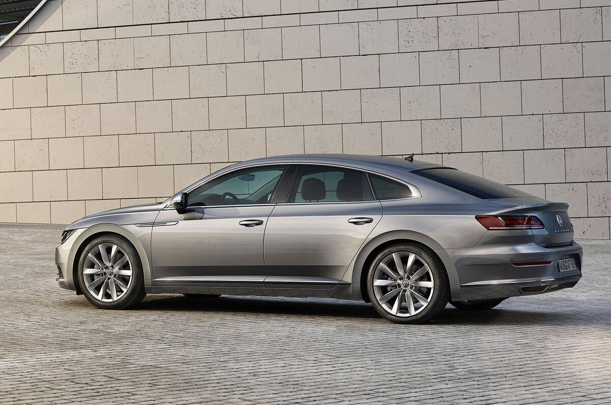 2017 Volkswagen Arteon makes public debut