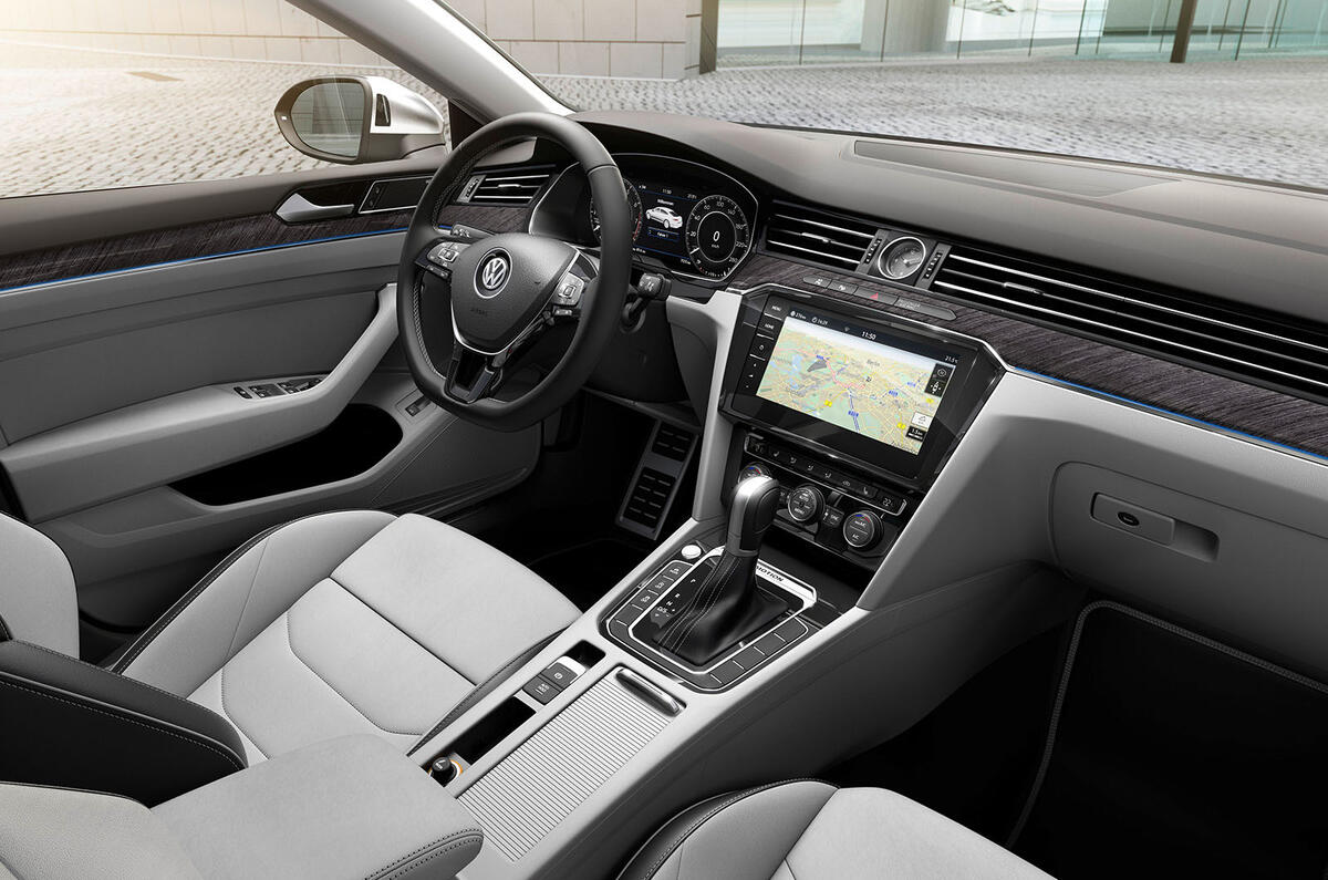 2017 Volkswagen Arteon makes public debut