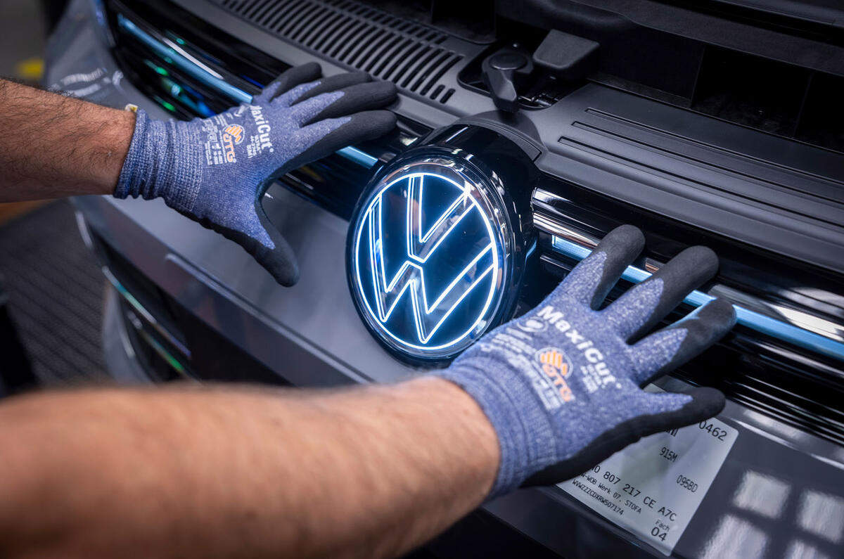 vw badge
