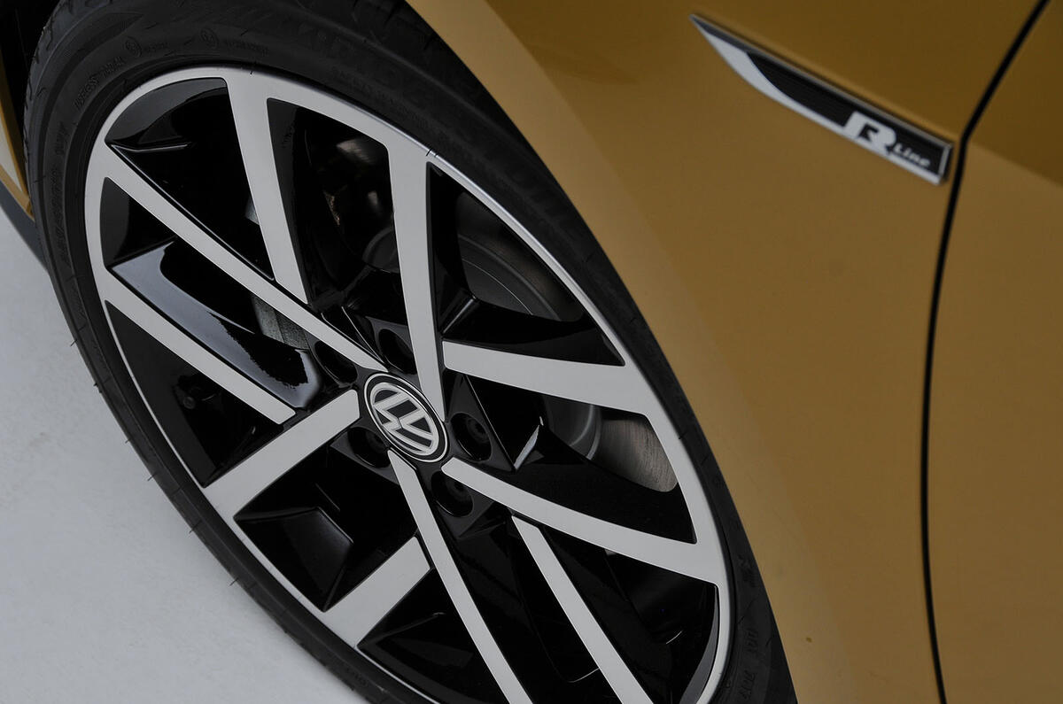 2017 Volkswagen Golf facelift revealed