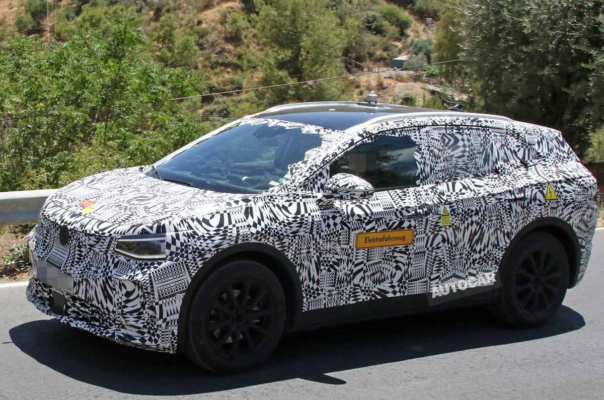 VW ID Crozz spies