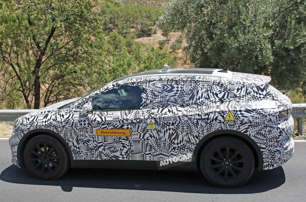 VW ID Crozz spies