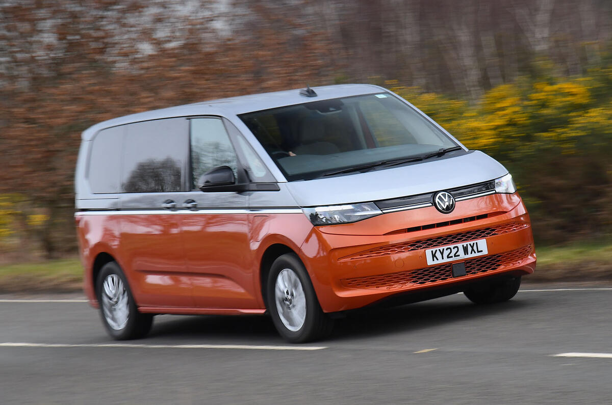 VW Multivan front quarter tracking