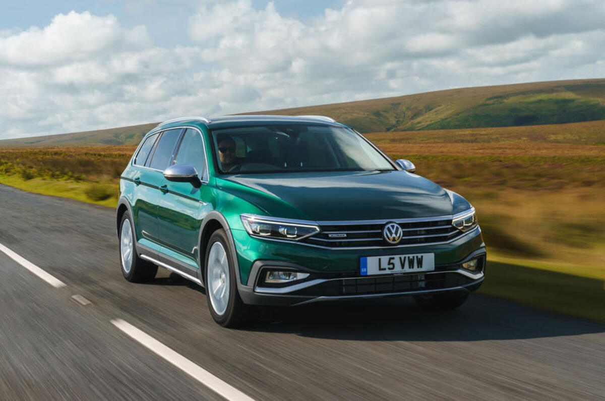 2019 Volkswagen Passat Alltrack - hero front