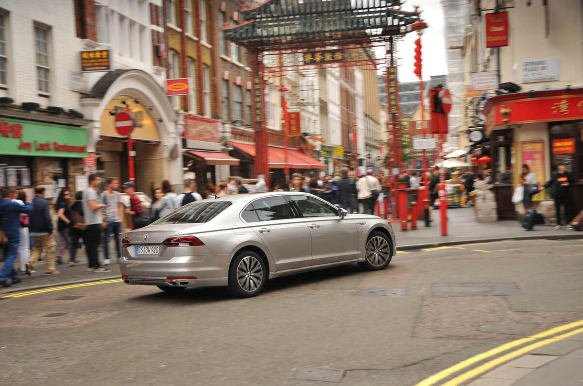Volkswagen Phideon - would China's Phaeton work in Britain ...