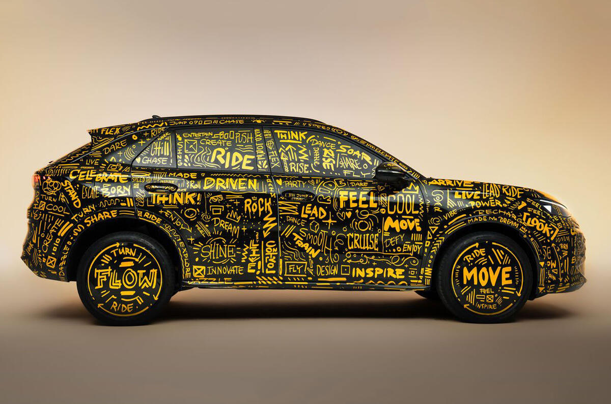 VW T Roc camo side