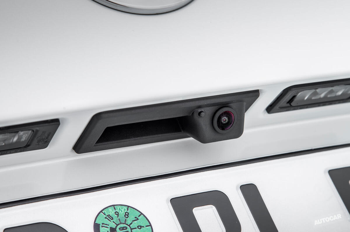 2016 Volkswagen Tiguan reversing camera