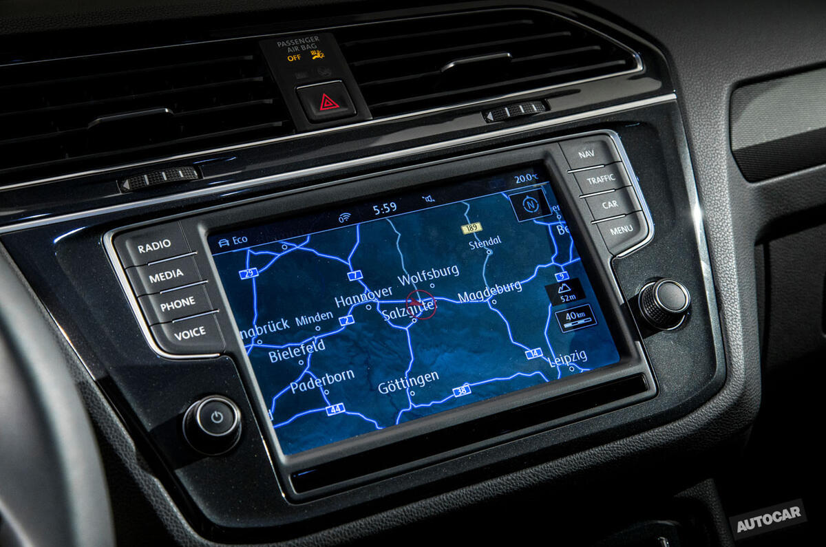 2016 Volkswagen Tiguan sat-nav