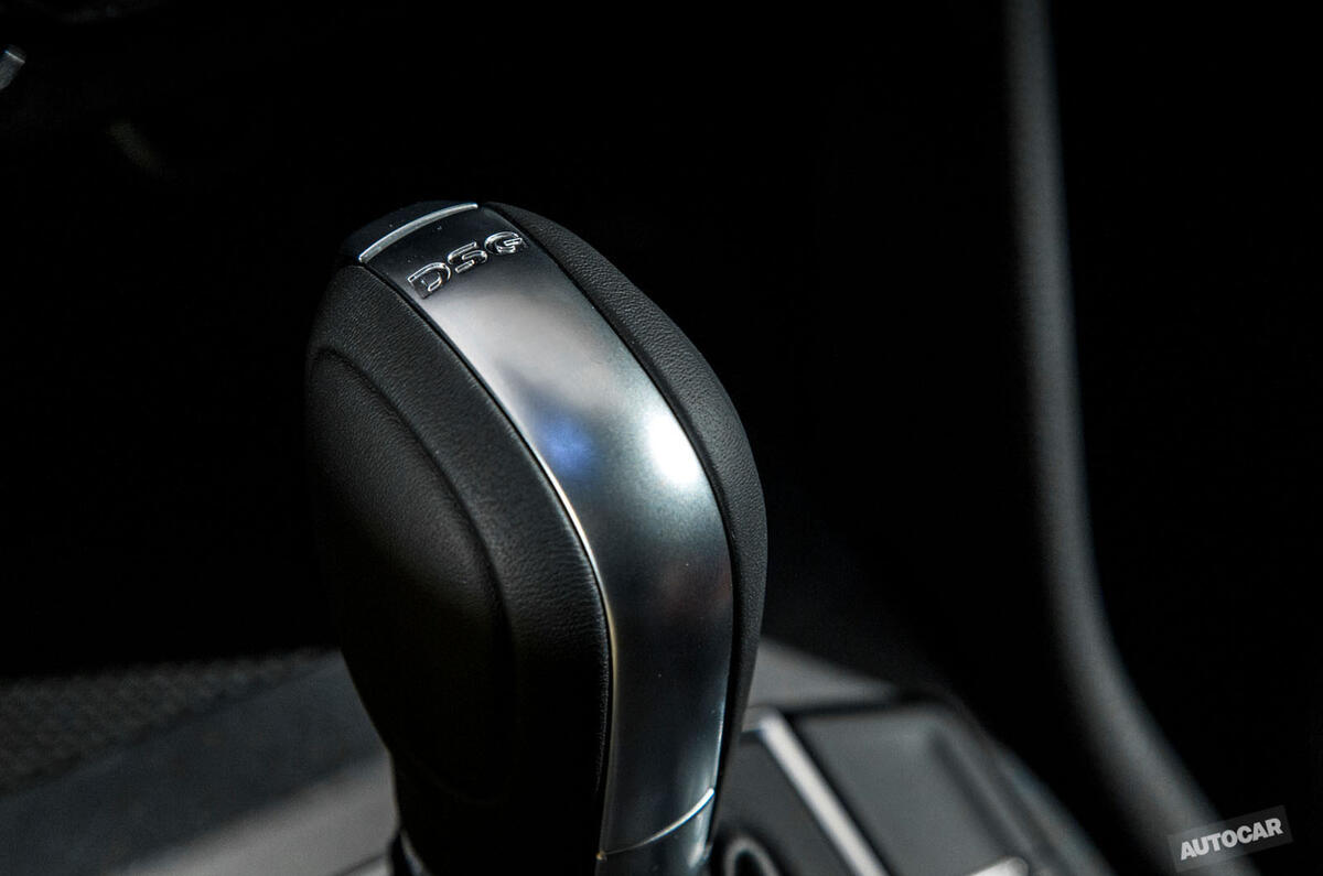 2016 Volkswagen Tiguan gears