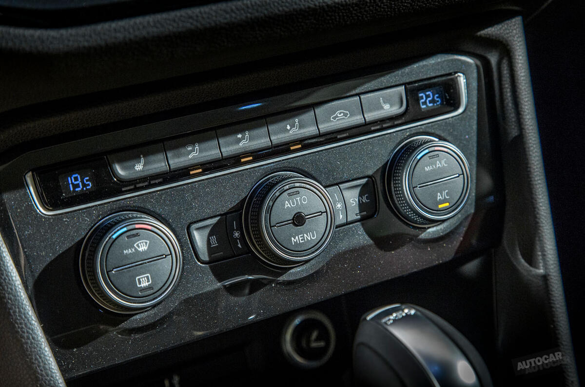 2016 Volkswagen Tiguan interior