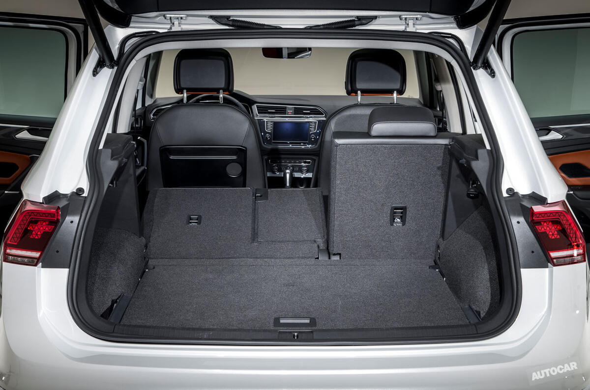2016 Volkswagen Tiguan folding seats