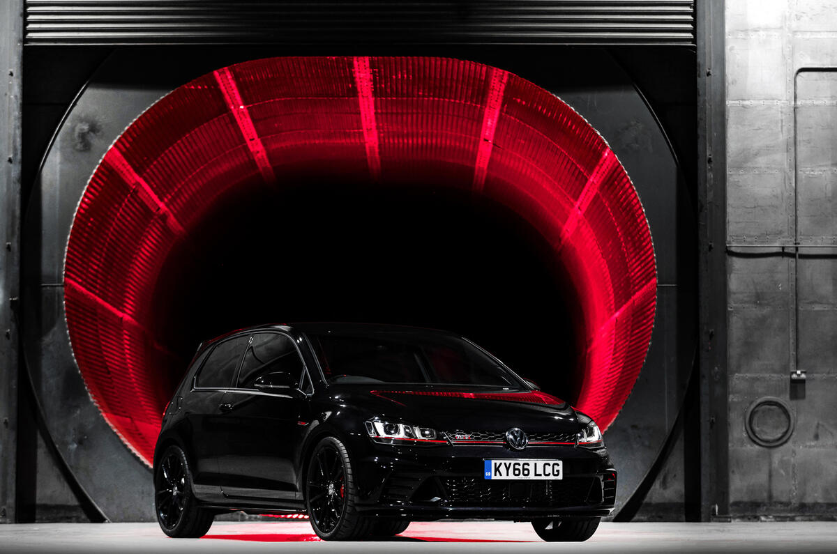 Volkswagen Golf GTI Clubsport S smashes own Nurburgring record