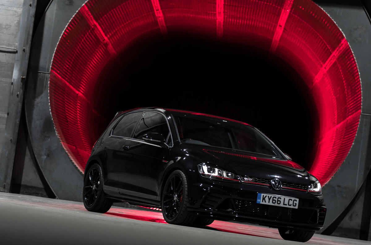 Volkswagen Golf GTI Clubsport S smashes own Nurburgring record