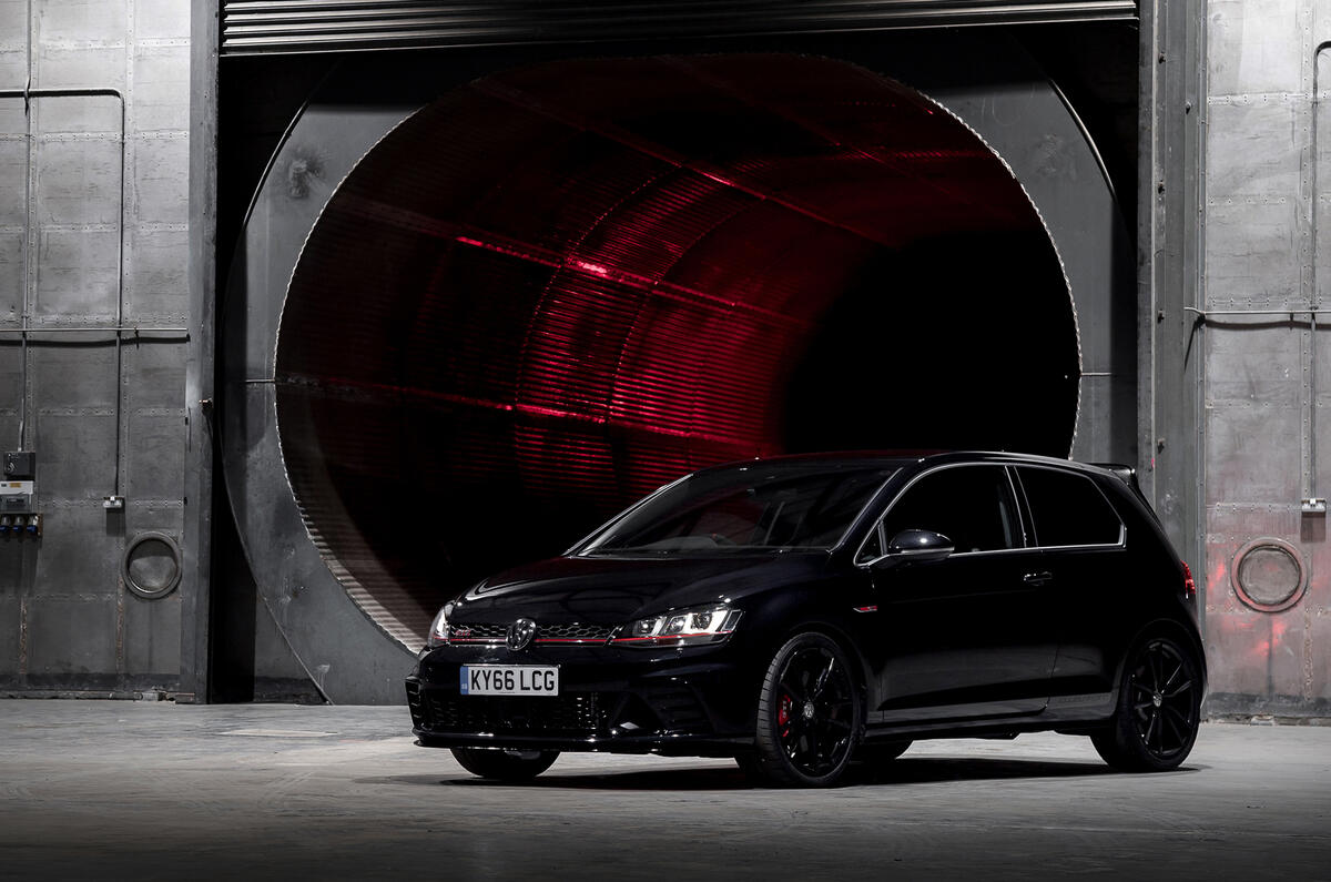 Volkswagen Golf GTI Clubsport S smashes own Nurburgring record