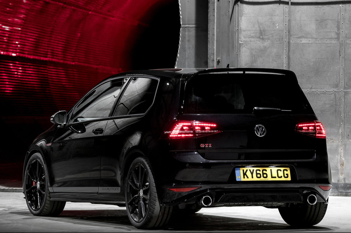 Volkswagen Golf GTI Clubsport S smashes own Nurburgring record