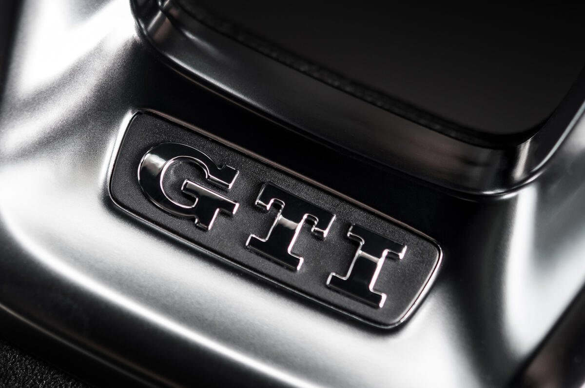 Volkswagen Golf GTI Clubsport S smashes own Nurburgring record