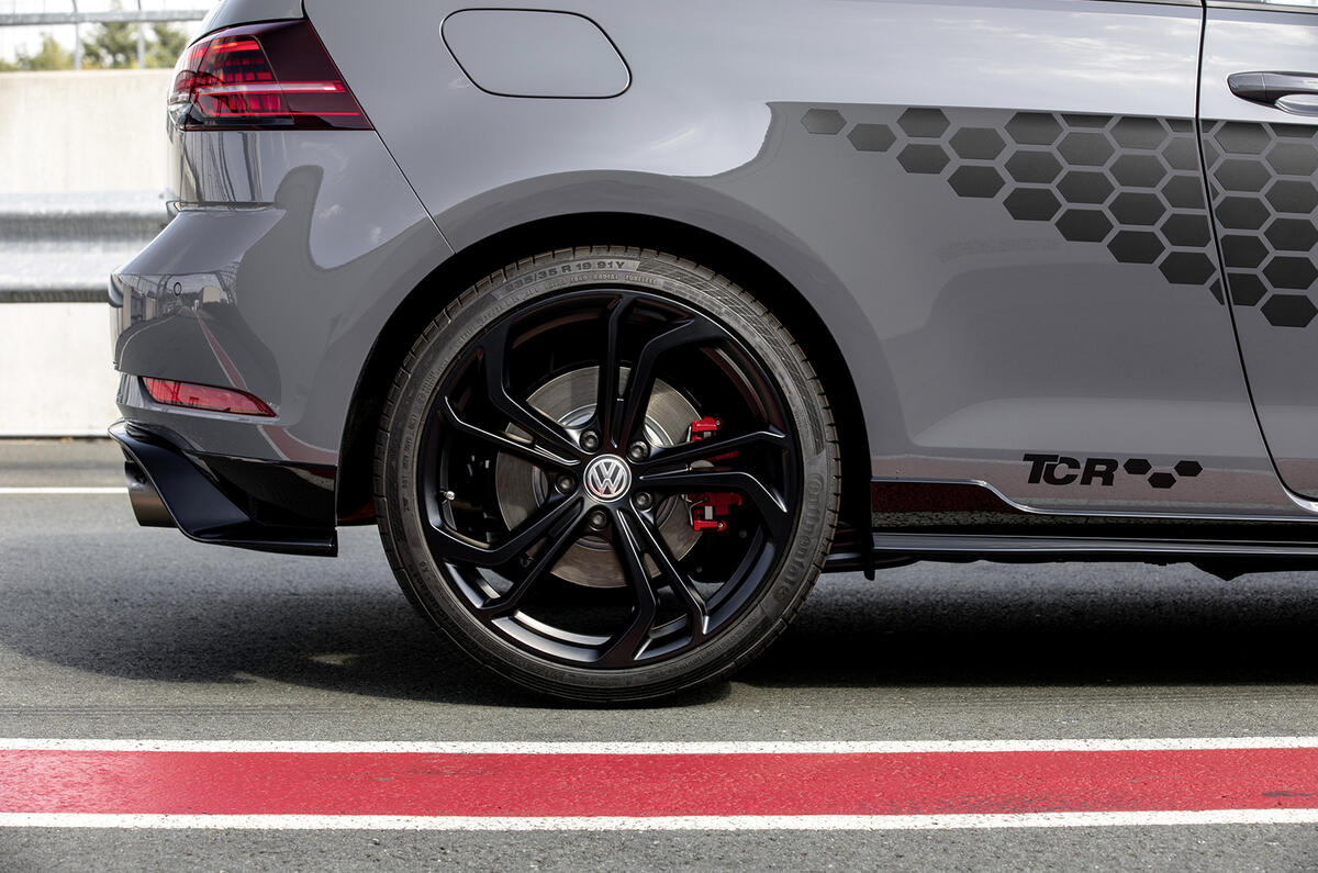 Volkswagen Golf GTI TCR 2019 official reveal - graphics