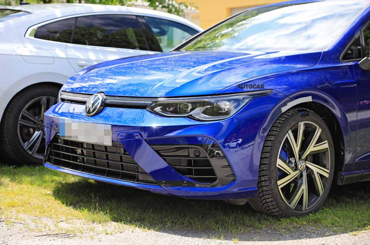 Volkswagen Golf R Mk8 spyshots front close
