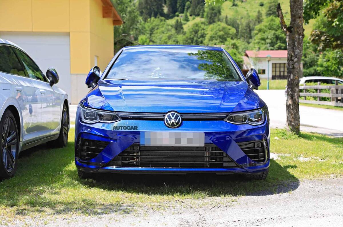 Volkswagen Golf R Mk8 spyshots front Volkswagen Golf R Mk8 spyshots front