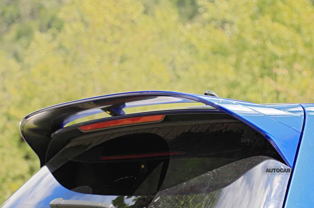 Volkswagen Golf R Mk8 spyshots spoiler Volkswagen Golf R Mk8 spyshots spoiler