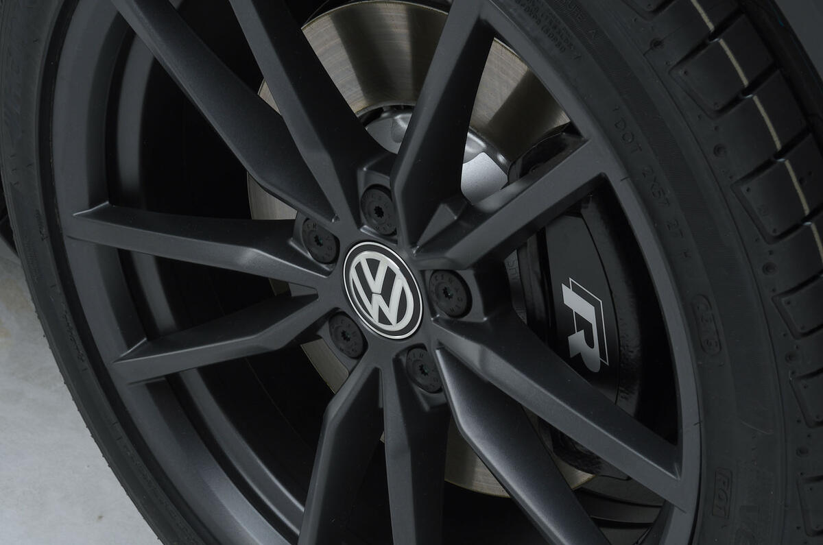 New Volkswagen T-Roc revealed