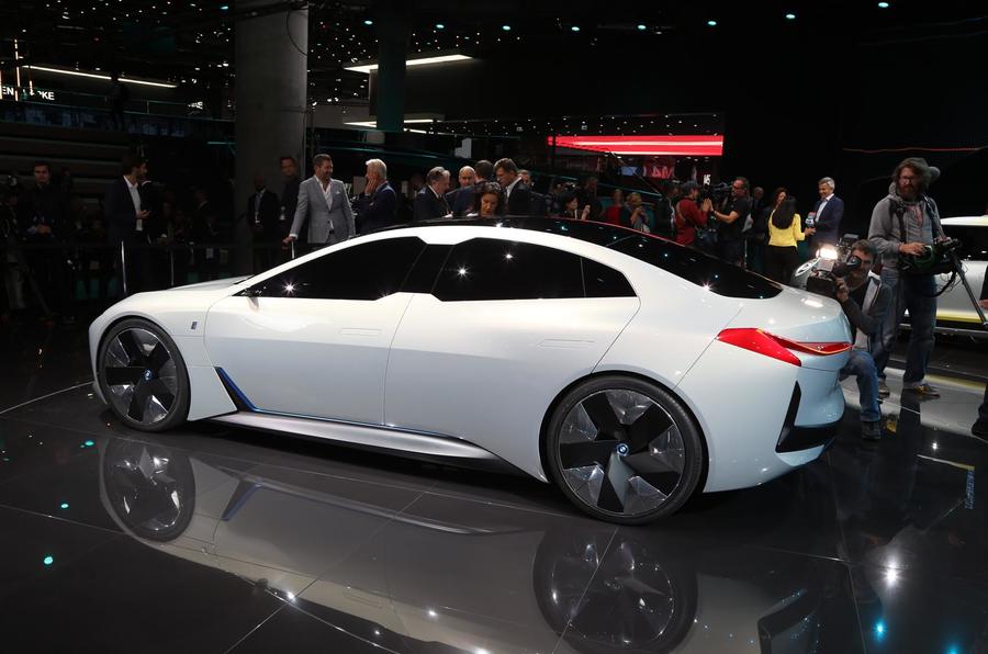 BMW i Vision Dynamics previews 2021 i5 production model ...