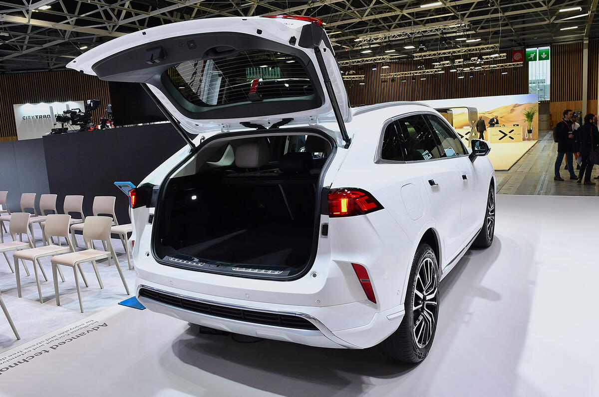 wey coffee 01 paris motor show 08 boot