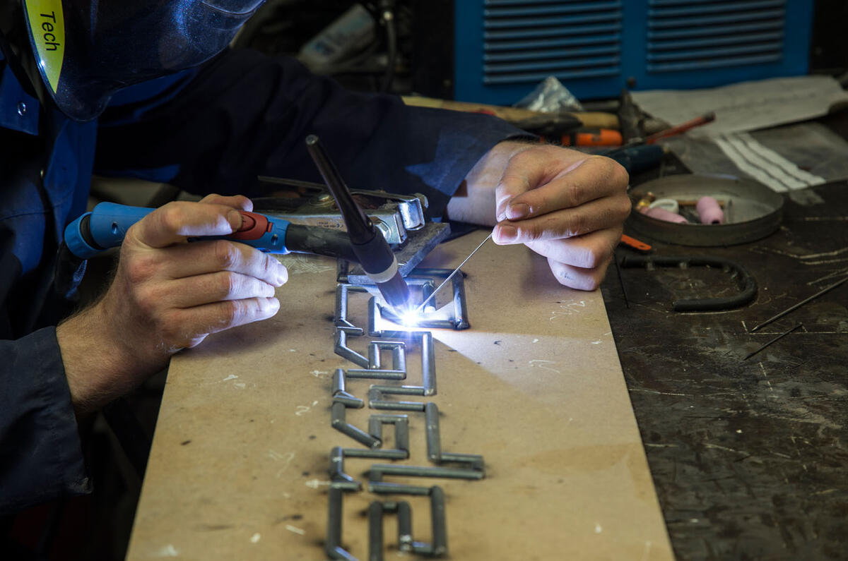 Benedict Radcliffe's wireframe sculptures - how they're made