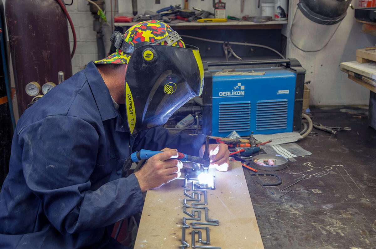 Benedict Radcliffe's wireframe sculptures - how they're made