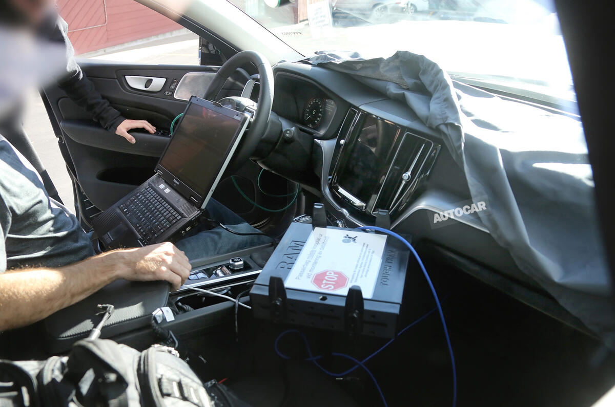 New Volvo XC60 is coming in 2017