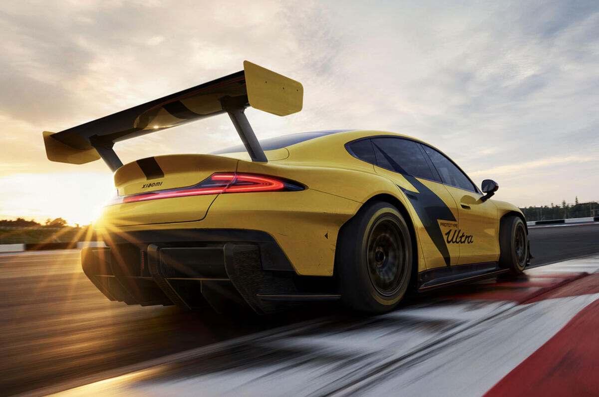 Xiaomi SU7 Ultra proto rear quarter tracking